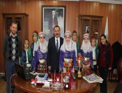 Şampiyonlardan Demirel’e ziyaret